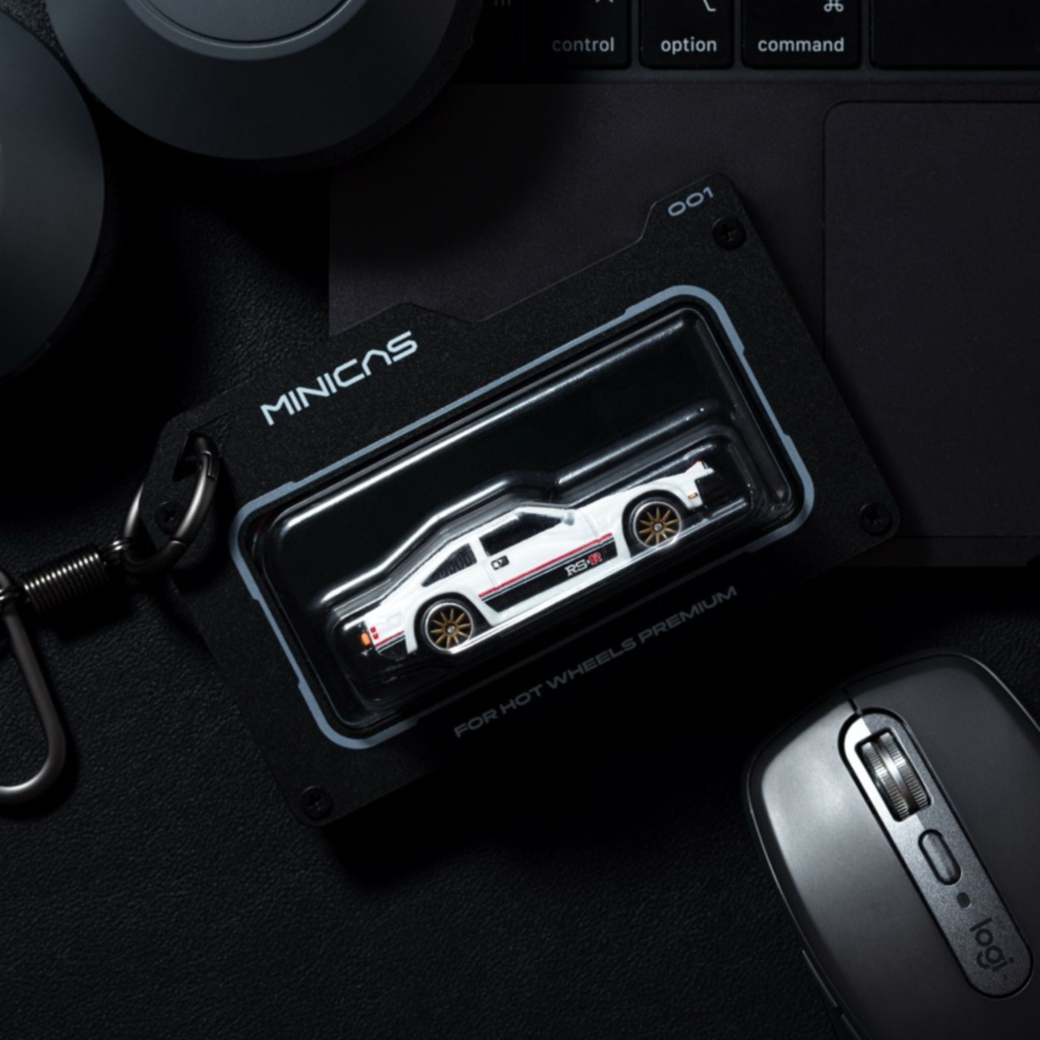 HOT-TAG 64 | Portable Hot Wheels Premium Display Case & Keychain